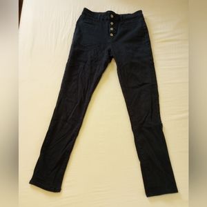 Black high rise Levi's skinny jeans